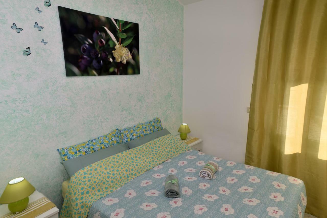 B&B Sa Pintadera Muravera Exterior photo
